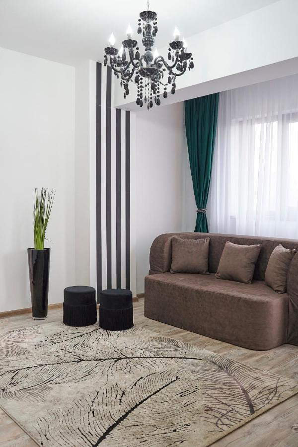 Unique Hotel Apartments Iasi Esterno foto