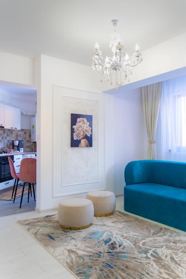 Unique Hotel Apartments Iasi Esterno foto