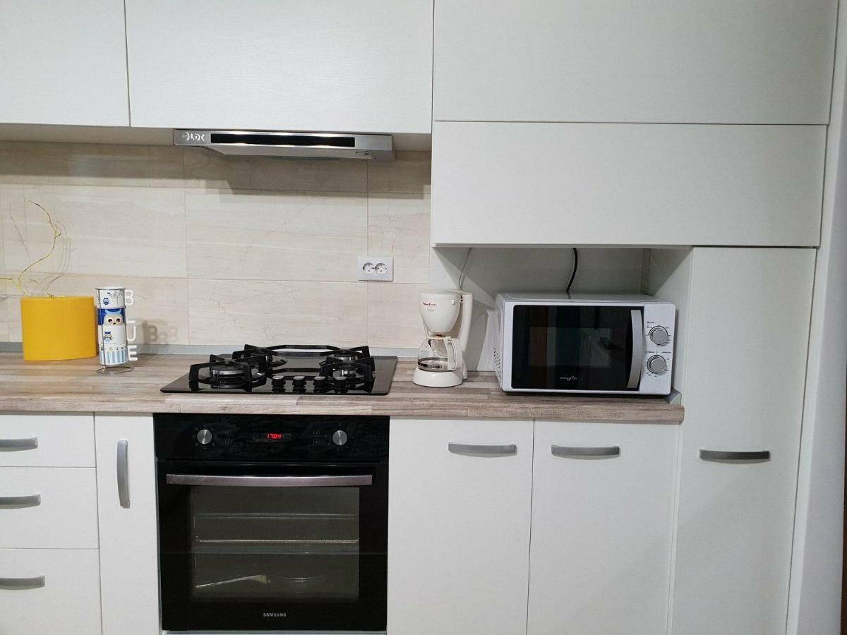 Unique Hotel Apartments Iasi Esterno foto