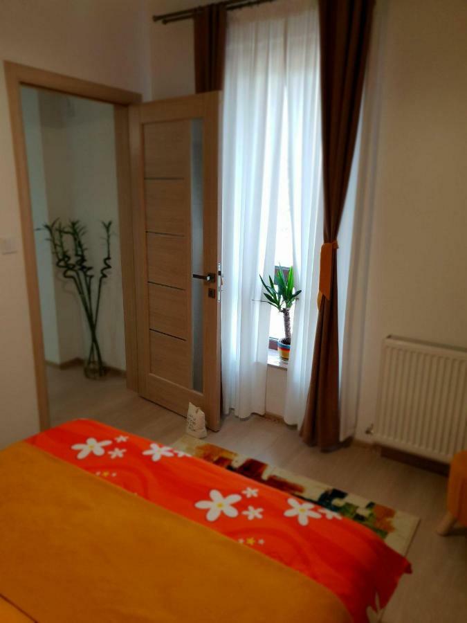 Unique Hotel Apartments Iasi Esterno foto