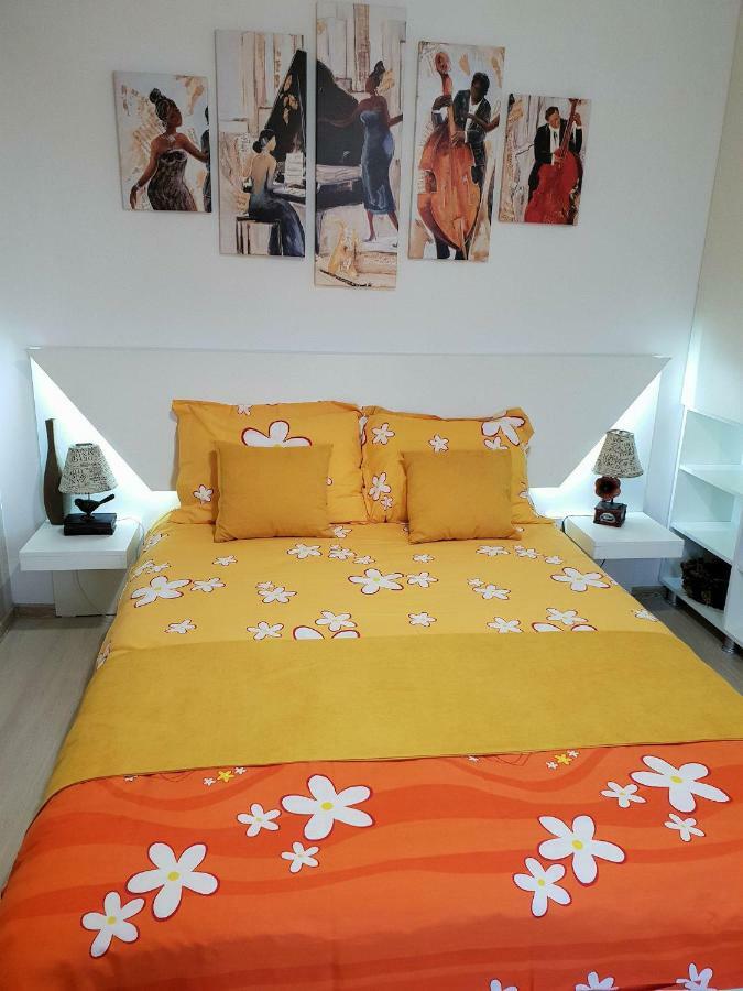 Unique Hotel Apartments Iasi Esterno foto