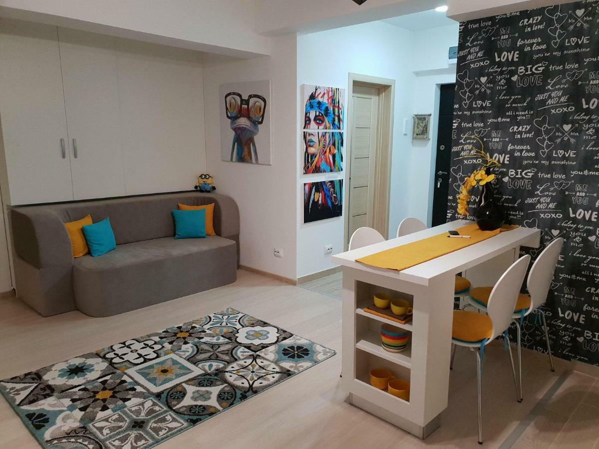 Unique Hotel Apartments Iasi Esterno foto