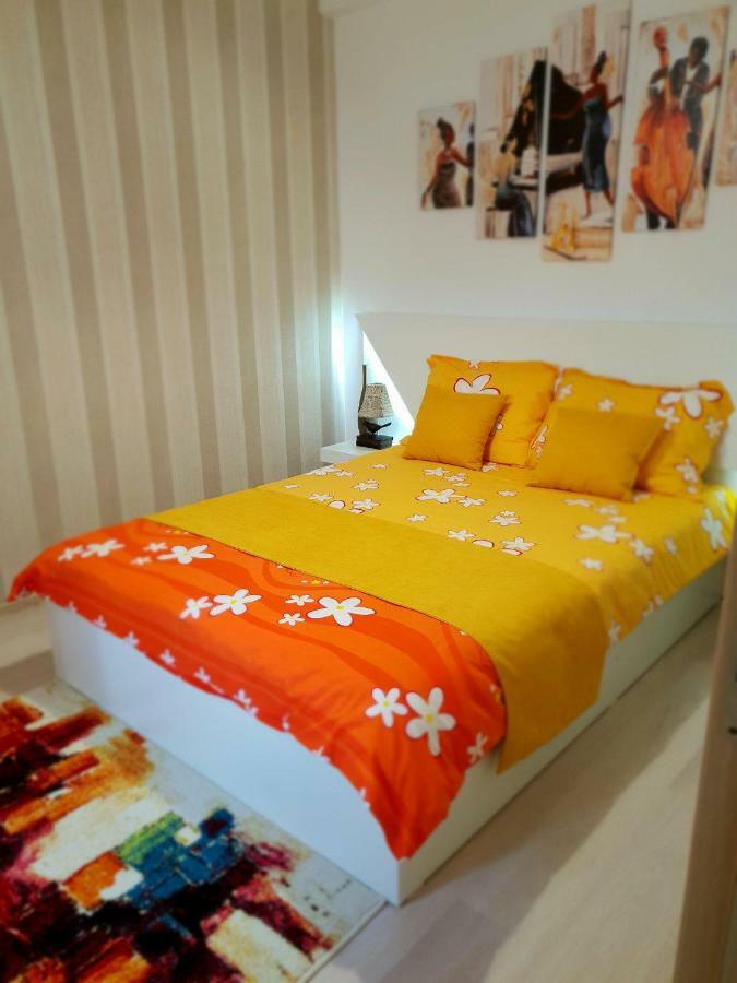Unique Hotel Apartments Iasi Esterno foto