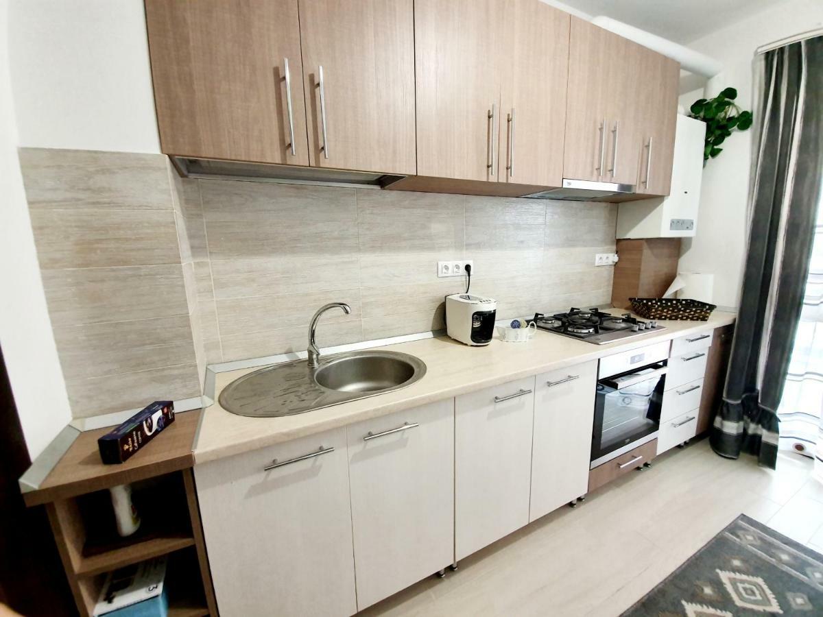 Unique Hotel Apartments Iasi Esterno foto