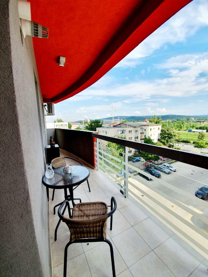 Unique Hotel Apartments Iasi Esterno foto