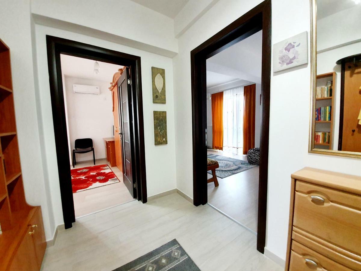Unique Hotel Apartments Iasi Esterno foto